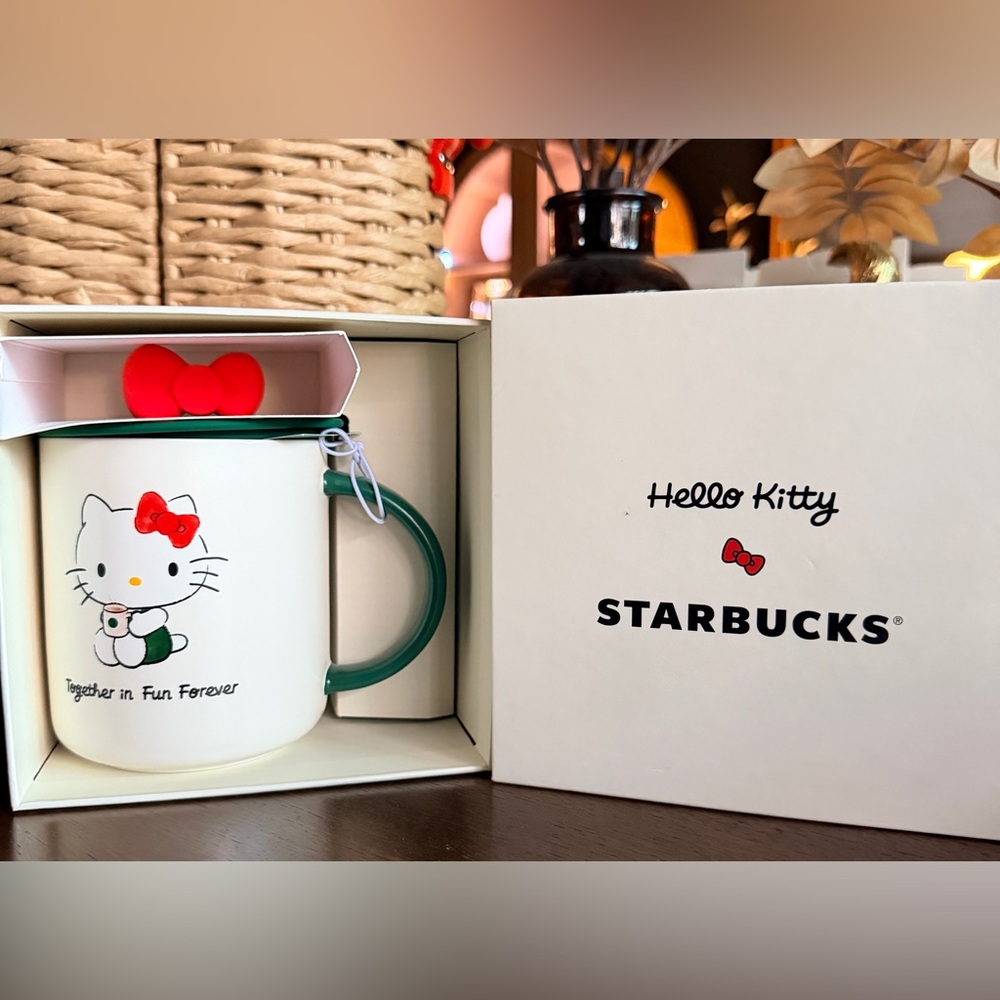 2025 Starbucks x Hello Kitty Sanrio Mug with Lid 16 oz Cup Limited Edition HTF